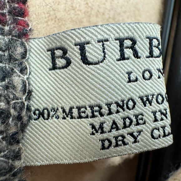 BURBERRY Classic Plaid Poncho - Picture 2 of 7